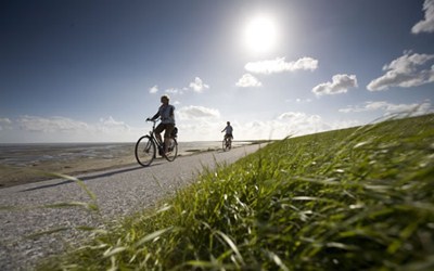 Fietsroute vlakbij camping golfzang. De familiecamping aan zee en dichtbij het strand en de duinen. Honden zijn toegestaan en het terrein is autovrij. www.campinggolfzang.nl