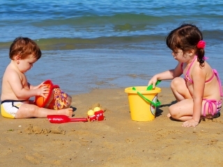 Stacaravan op Camping golfzang. De familiecamping aan zee en dichtbij het strand en de duinen. Honden zijn toegestaan en het terrein is autovrij. www.campinggolfzang.nl